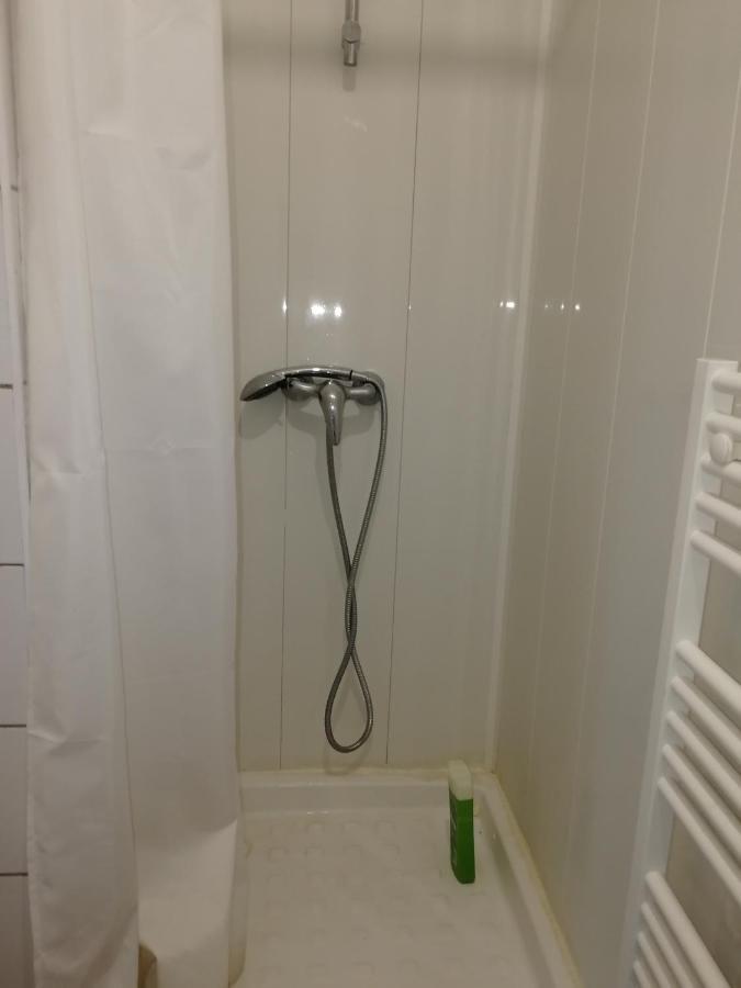 Loue Studio Propre !, Endroit Tres Calme, A 5 Minutes Gare Mantes La Jolie, ภายนอก รูปภาพ